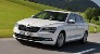 Škoda Superb: Apertura e chiusura del cofano motore - Vano motore - Controlli e rabbocchi - Consigli tecnici - Skoda Superb - Manuale del proprietario